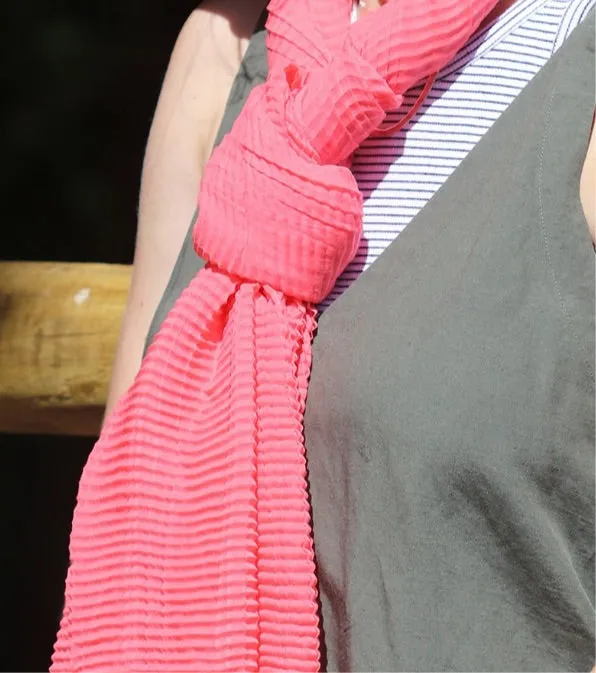 CORAL LIGHT WEIGHT CRINKLE SCARF