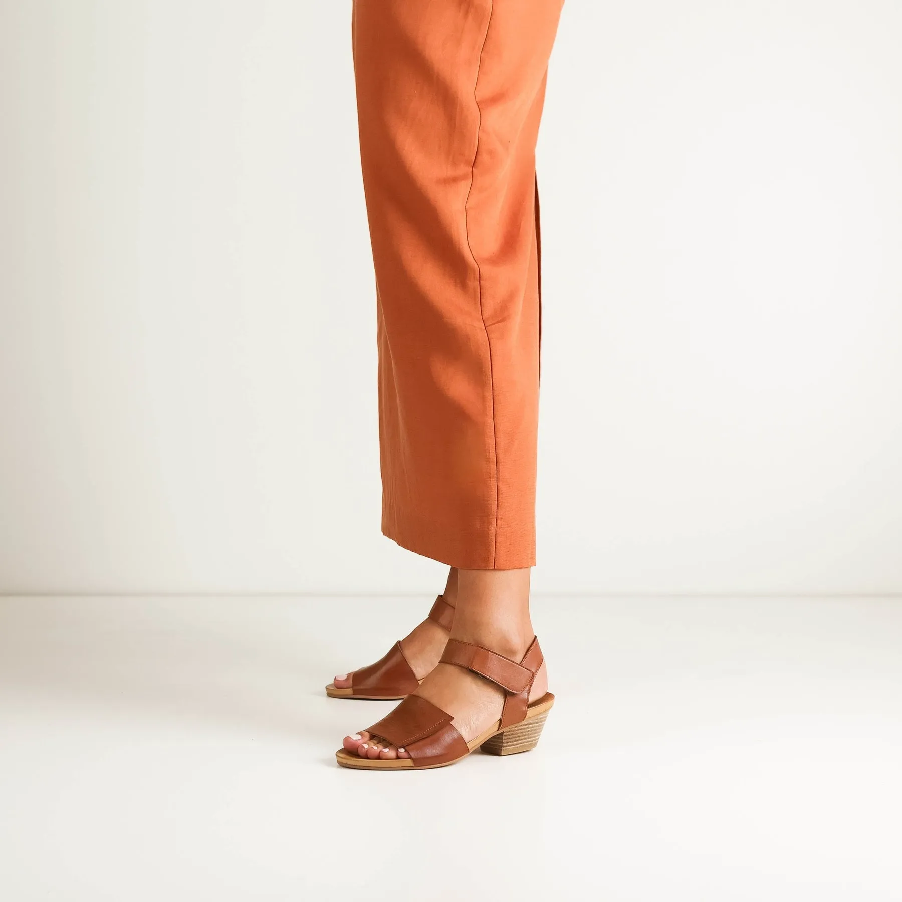 CURA LEATHER HEEL SANDALS