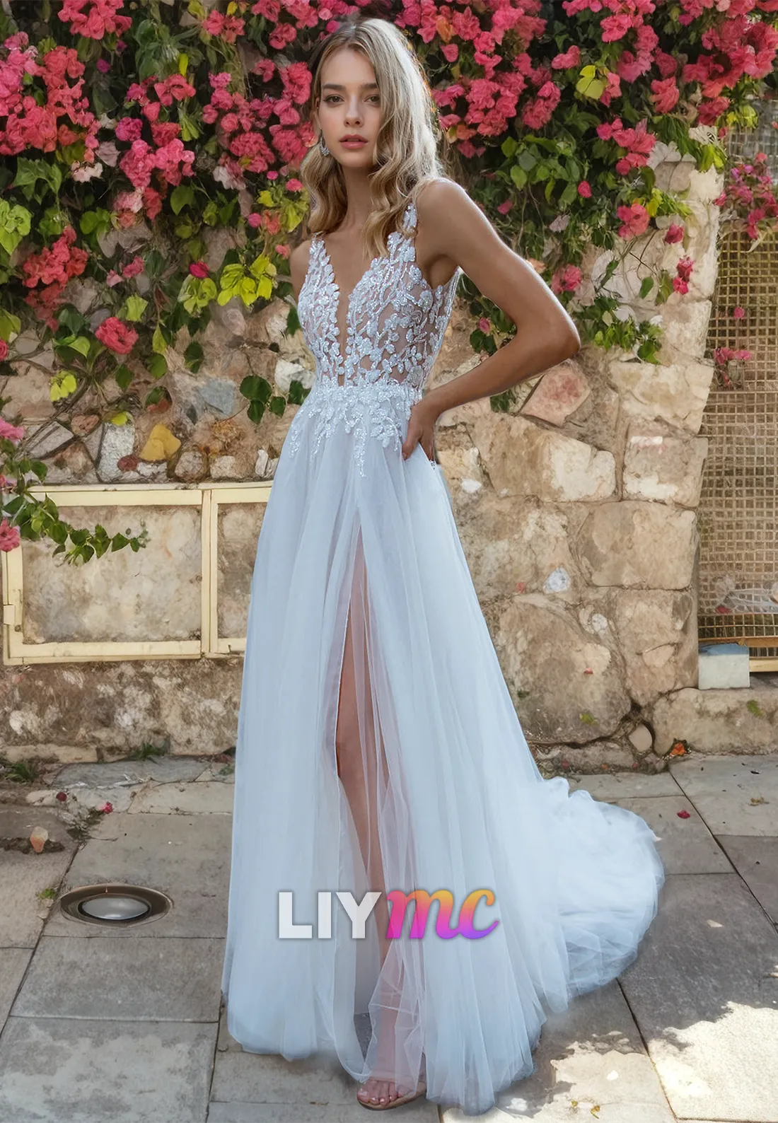 V-Neck Sleeveless Appliques Open Back A-Line Beach Wedding Dress