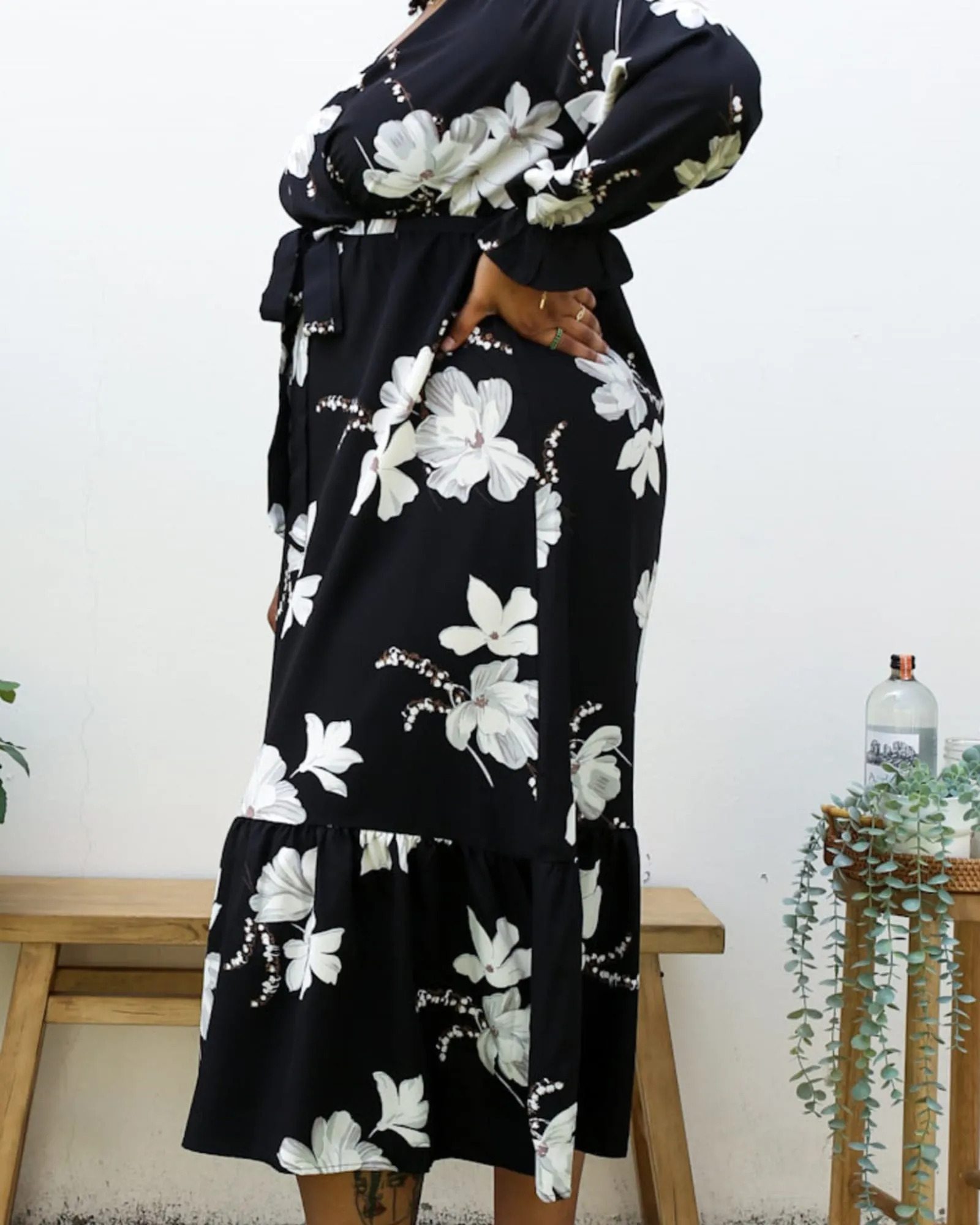 White Tulip Print Flowy Black Maxi Dress | Black